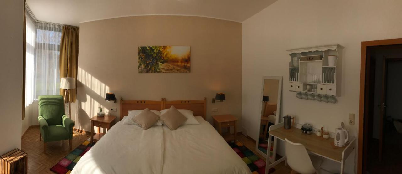 Gästezimmer Klein und Fein für nach dem Wein Neumagen-Dhron Exterior foto